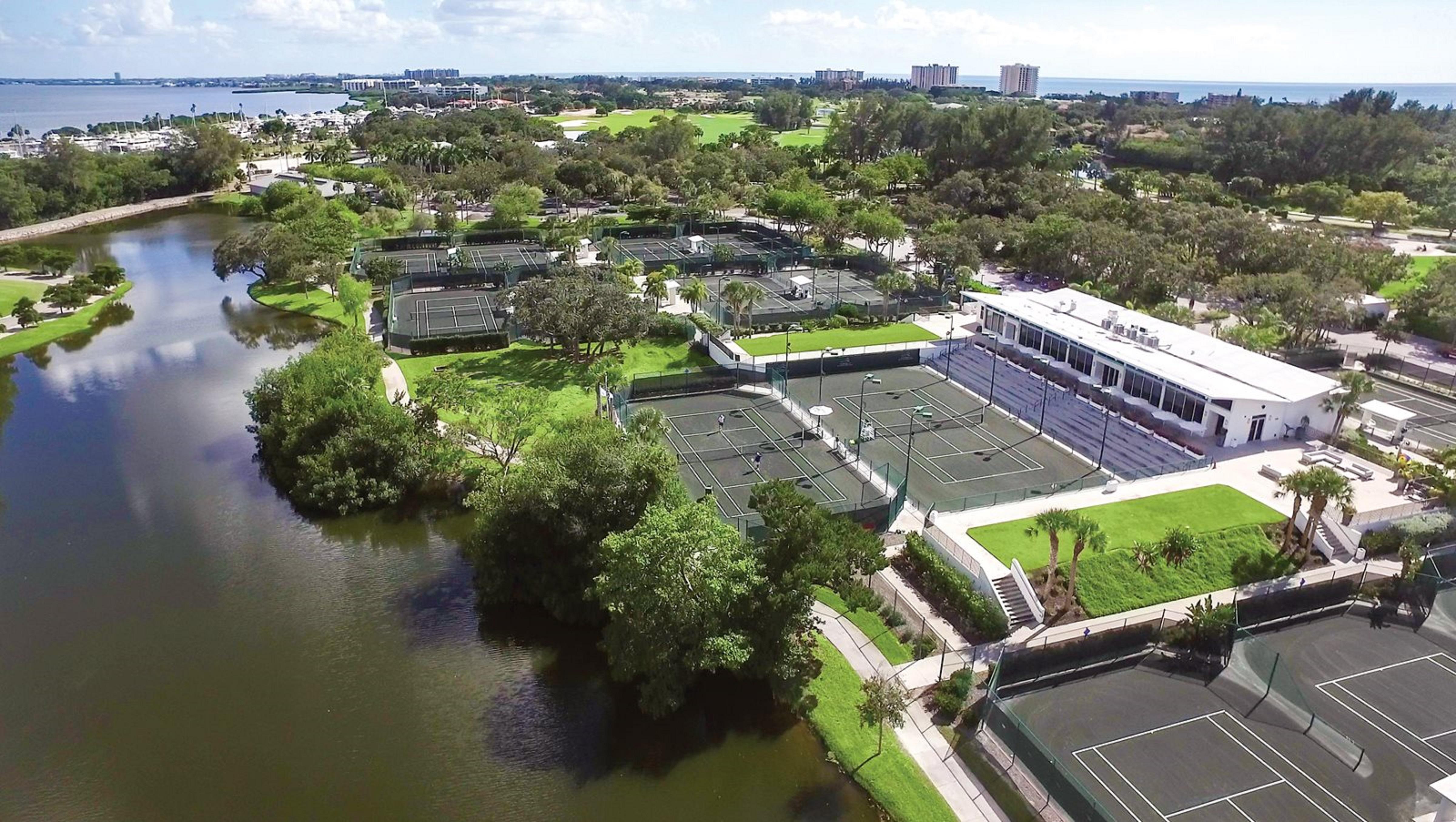 Resort At Club Longboat Key
