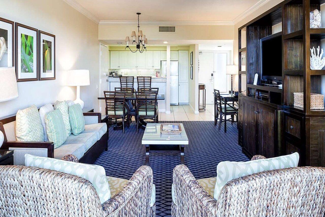 At Club 4* Longboat Key