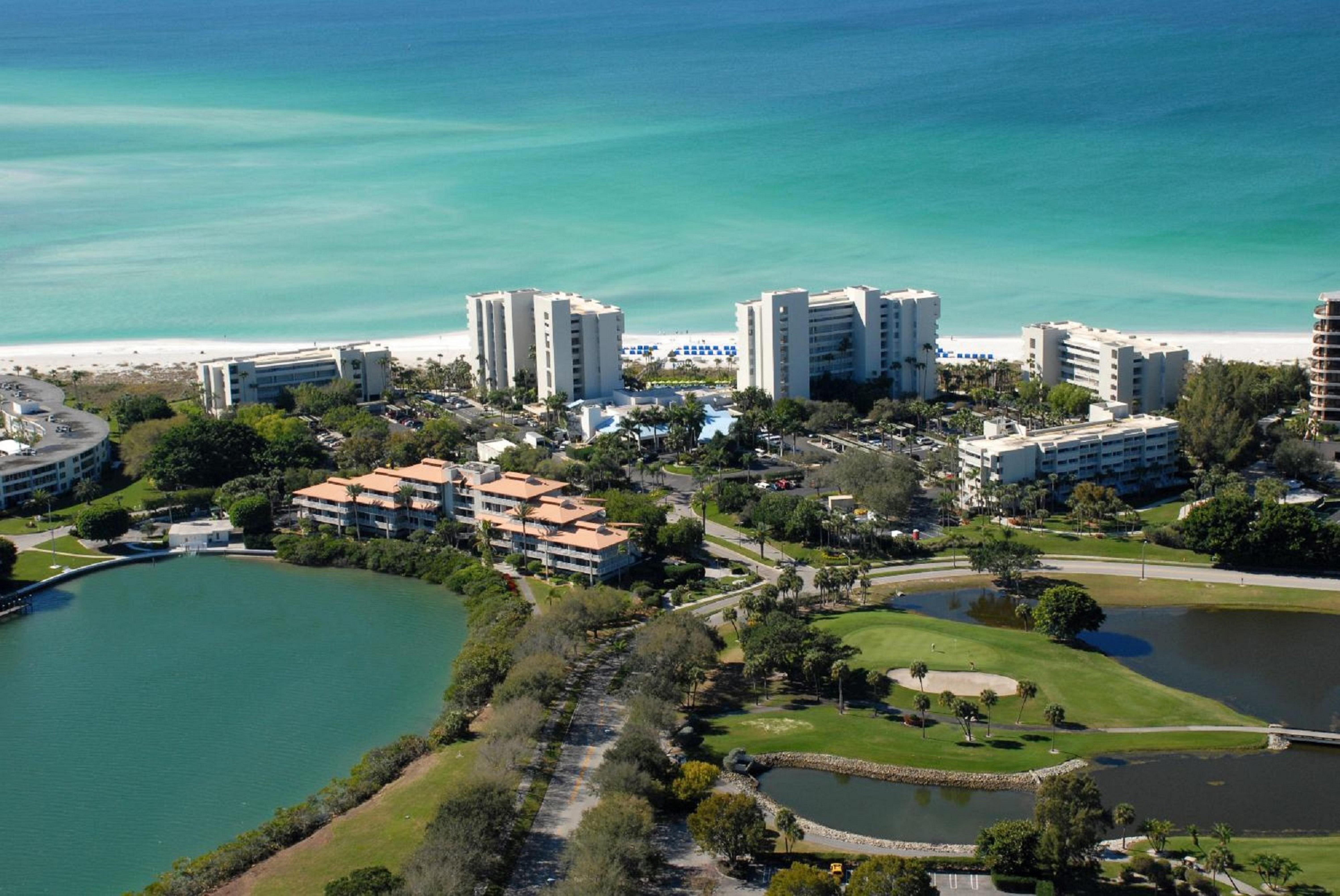 At Club 4* Longboat Key